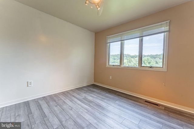 125 DOWLIN FORGE RD, Downingtown, PA 19335