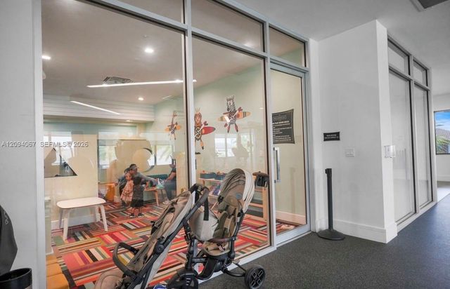 8167 NW 41st Street E-208, Doral, FL 33166