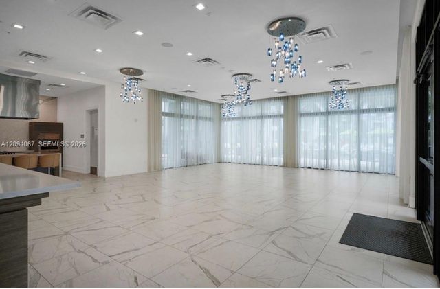 8167 NW 41st Street E-208, Doral, FL 33166