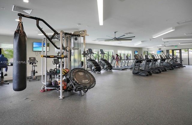 8167 NW 41st Street E-208, Doral, FL 33166