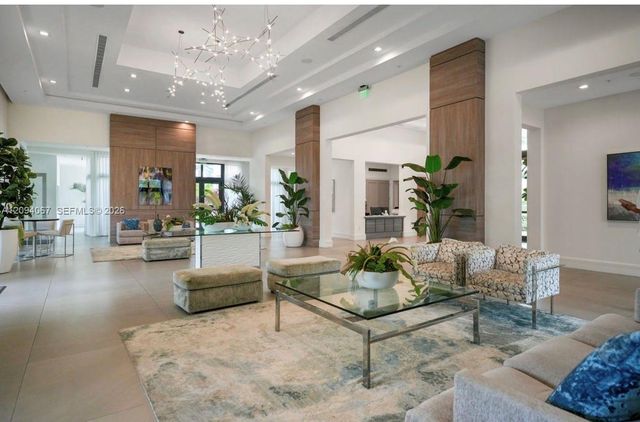 8167 NW 41st Street E-208, Doral, FL 33166