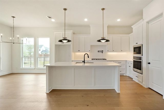 617 Hummingbird Drive, Aledo, TX 76008