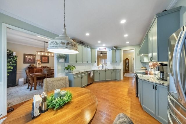 205 Sweetbriar Lane, Canton, GA 30115