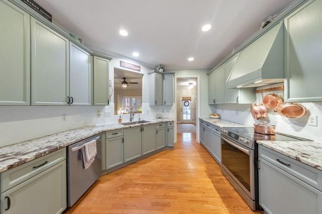 205 Sweetbriar Lane, Canton, GA 30115