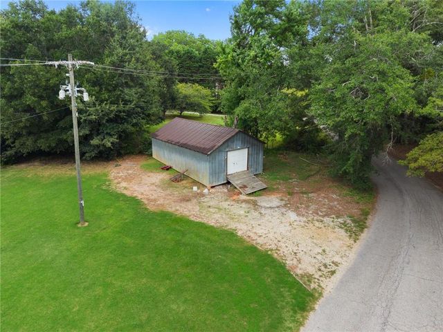 30 W Macedonia Church Road, Oxford, GA 30054
