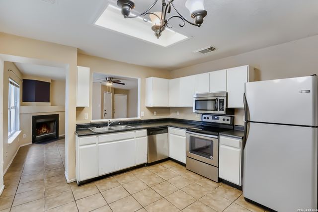 6714 Highland Grass, Converse, TX 78109