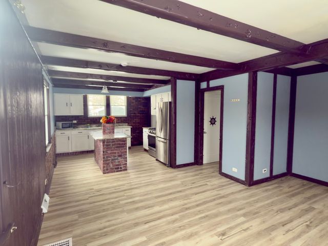 2N152 Wisconsin Avenue, Villa Park, IL 60181