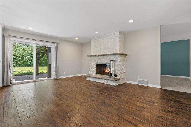 13728 W Honey LANE, New Berlin, WI 53151