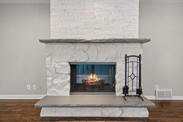 13728 W Honey LANE, New Berlin, WI 53151