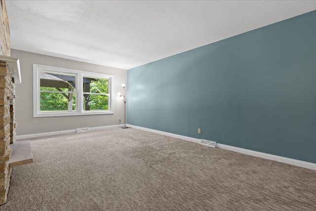 13728 W Honey LANE, New Berlin, WI 53151