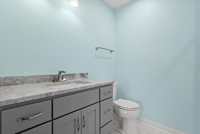13728 W Honey LANE, New Berlin, WI 53151