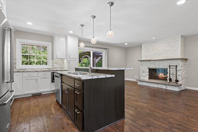 13728 W Honey LANE, New Berlin, WI 53151