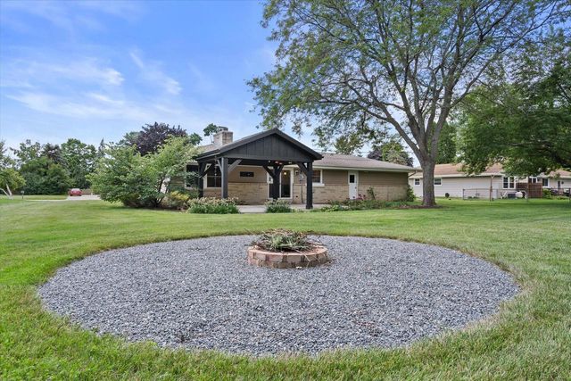 13728 W Honey LANE, New Berlin, WI 53151