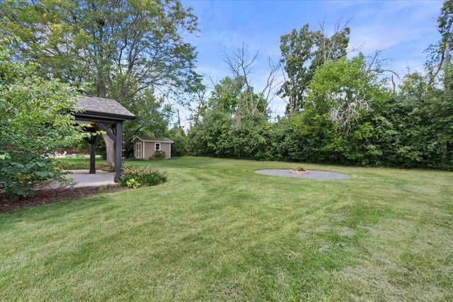 13728 W Honey LANE, New Berlin, WI 53151