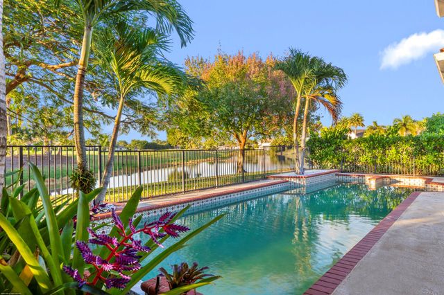 15611 Milan Court, Wellington, FL 33414