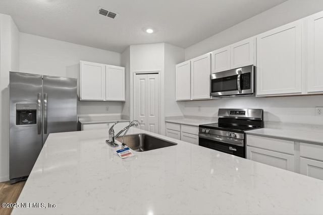 6932 GOLDEN MONARCH Avenue, Jacksonville, FL 32217