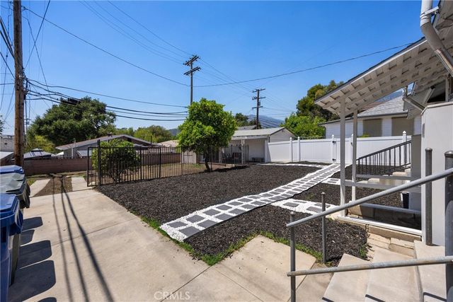 113 , 115 N N Ivy Avenue E, Monrovia, CA 91016