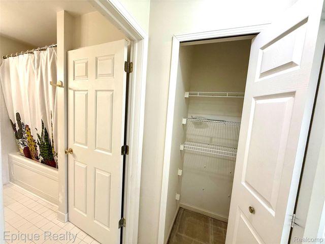 2256 Fairway Circle, Canton Charter Township, MI 48188