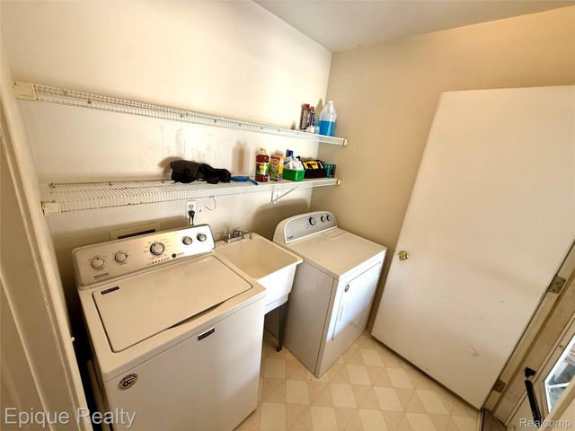 2256 Fairway Circle, Canton Charter Township, MI 48188