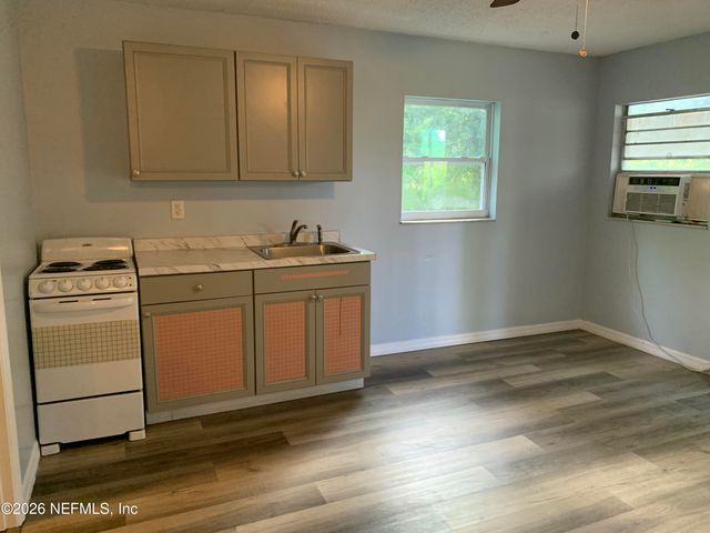 904 BURNEY Lane, Baldwin, FL 32234