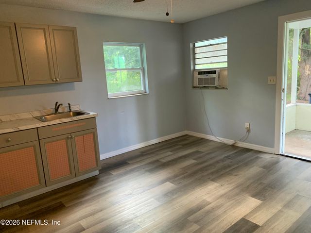 904 BURNEY Lane, Baldwin, FL 32234