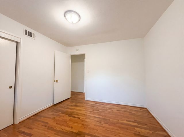 509 Robinhood Drive, Irving, TX 75061