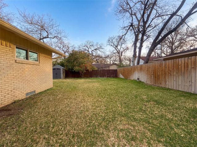 509 Robinhood Drive, Irving, TX 75061
