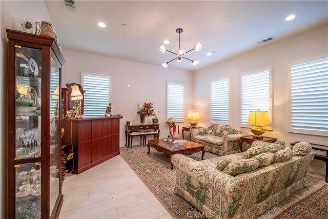 20523 Stella, Saugus, CA 91350