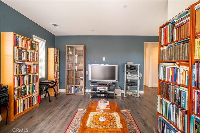 20523 Stella, Saugus, CA 91350