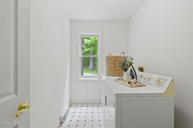 6 Ashley Place, Saratoga Springs, Outside, NY 12866