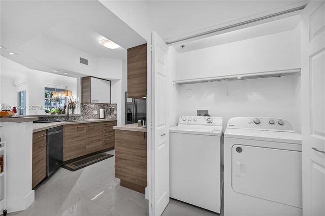 3245 NE 184th St 13104, Aventura, FL 33160