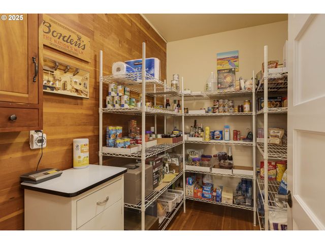 8205 Sw BROADMEAD Rd, Amity, OR 97101