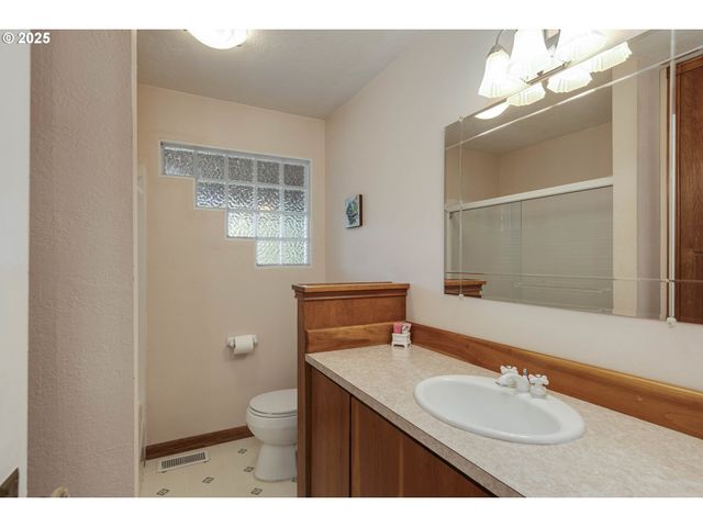 8205 Sw BROADMEAD Rd, Amity, OR 97101