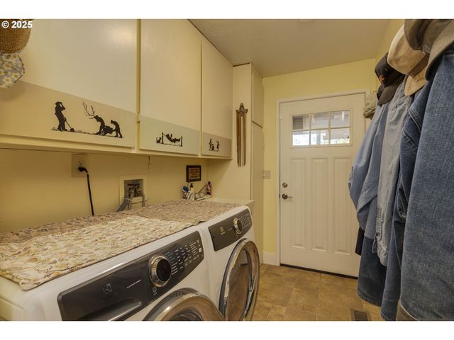 8205 Sw BROADMEAD Rd, Amity, OR 97101