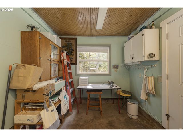 8205 Sw BROADMEAD Rd, Amity, OR 97101