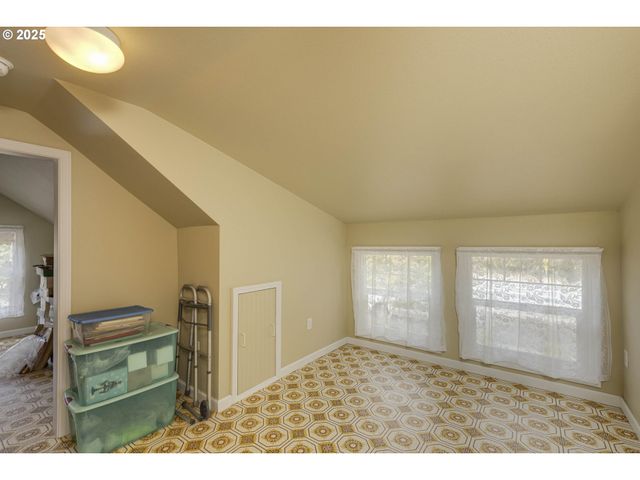 8205 Sw BROADMEAD Rd, Amity, OR 97101