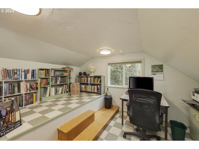 8205 Sw BROADMEAD Rd, Amity, OR 97101