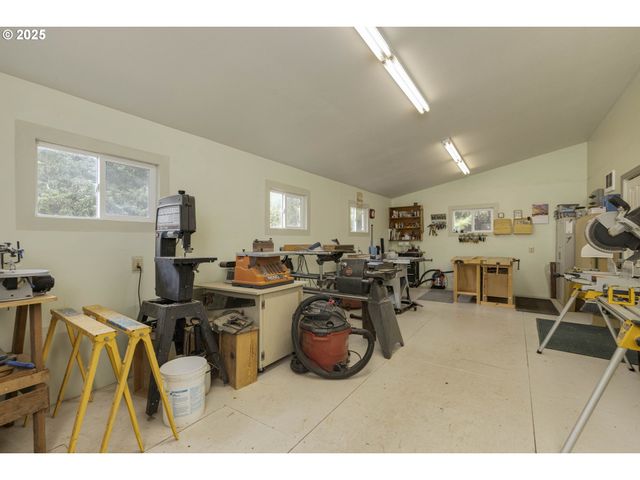 8205 Sw BROADMEAD Rd, Amity, OR 97101
