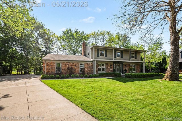 23049 Nottingham Drive, Beverly Hills Village, MI 48025