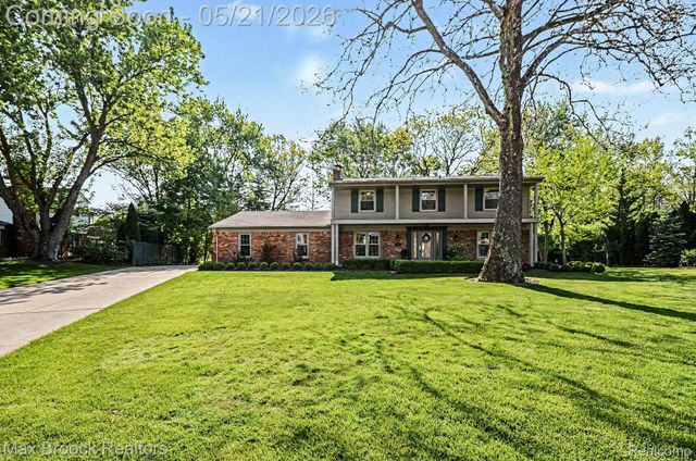 23049 Nottingham Drive, Beverly Hills Village, MI 48025