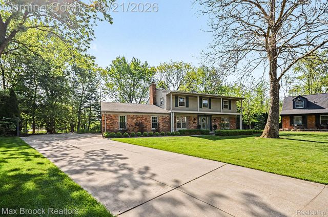 23049 Nottingham Drive, Beverly Hills Village, MI 48025