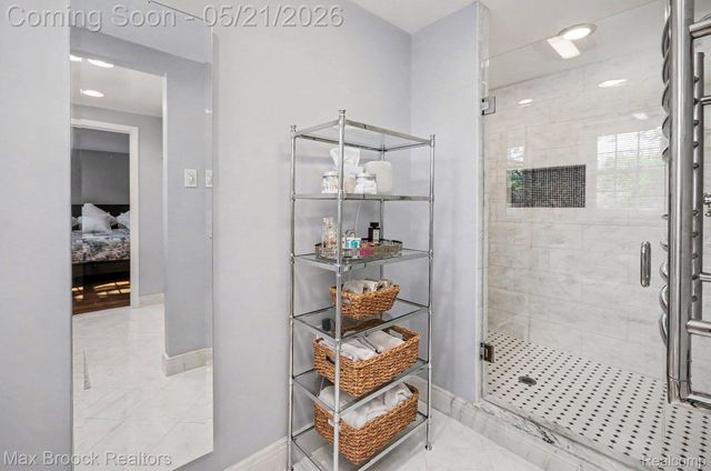23049 Nottingham Drive, Beverly Hills Village, MI 48025