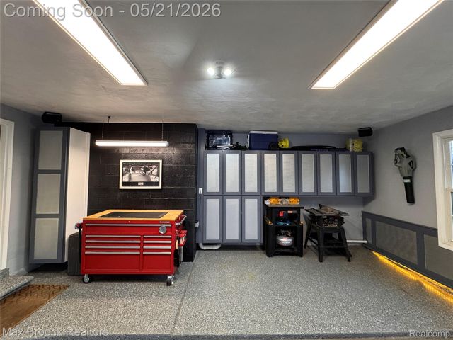 23049 Nottingham Drive, Beverly Hills Village, MI 48025