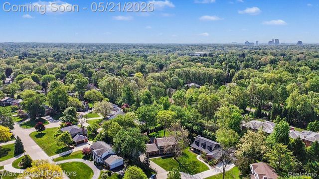 23049 Nottingham Drive, Beverly Hills Village, MI 48025