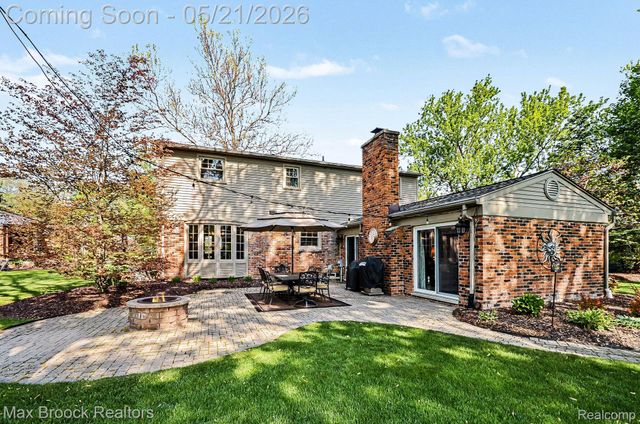 23049 Nottingham Drive, Beverly Hills Village, MI 48025