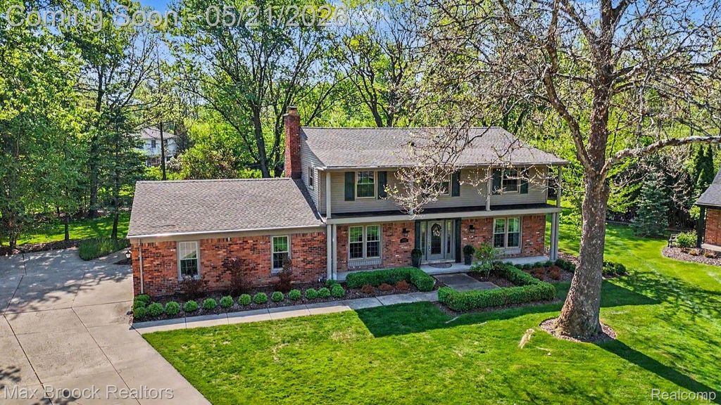 23049 Nottingham Drive, Beverly Hills Village, MI 48025