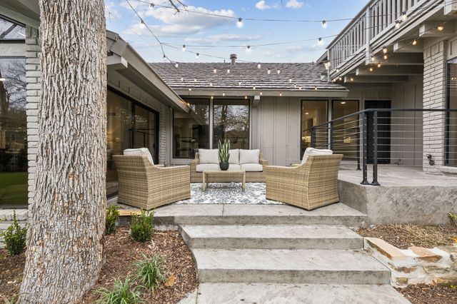7420 Royal Lane, Dallas, TX 75230