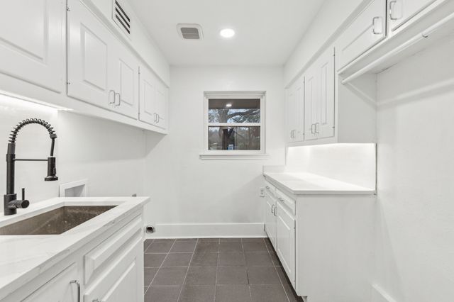 7420 Royal Lane, Dallas, TX 75230