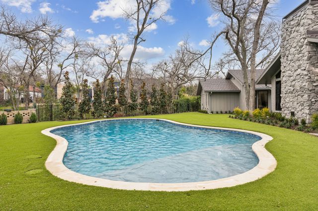 7420 Royal Lane, Dallas, TX 75230