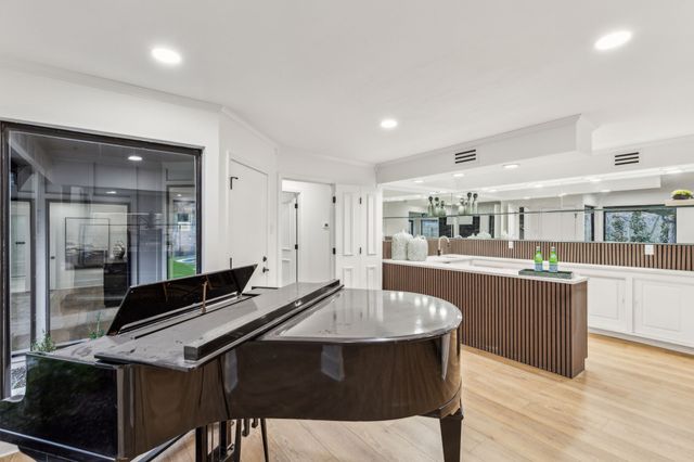 7420 Royal Lane, Dallas, TX 75230